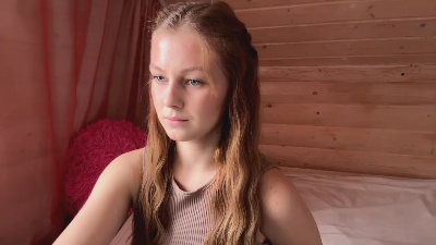 RobinCrown webcam model stream image