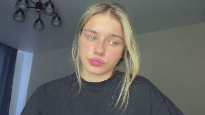 LindseyWatah webcam model stream image