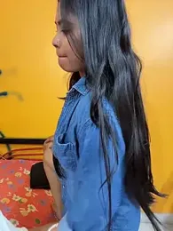 RedQQueen webcam model stream image