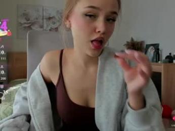 flooora_0 webcam model stream image