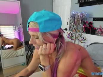 wildwifebarbie webcam chaturbate model stream image
