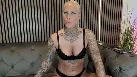 Lara-CumKitten webcam model stream image