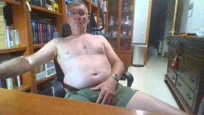 quique185bcn webcam model stream image