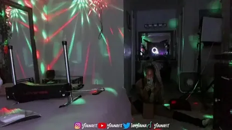 Yiauna webcam model stream image