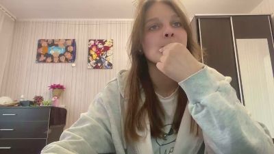 VirginaTott webcam cam4 model stream image