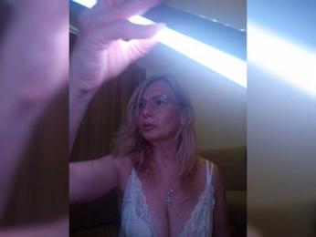 ShiningMILF webcam preview