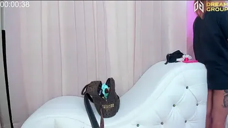 Yourslust_ webcam model stream image