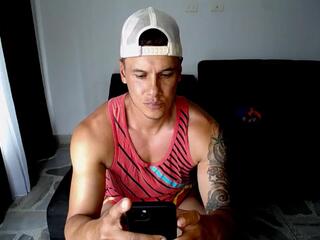 Rainer G webcam flirt4free model stream image