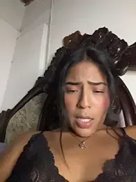 LeahBar webcam model stream image
