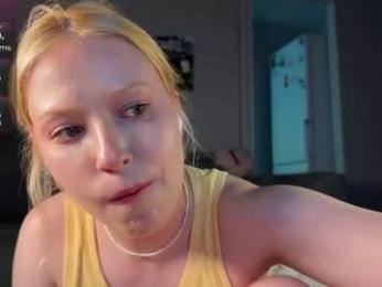 kittyloffe webcam chaturbate model stream image
