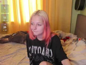 LiaPetite webcam bongacams model stream image
