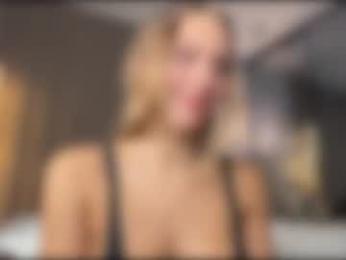 roselyn_rose webcam model stream image