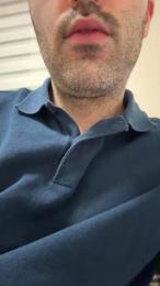 WhiteAndHairy webcam model stream image