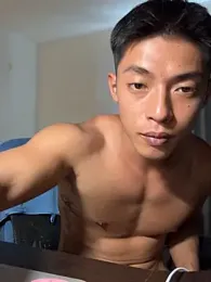 Yooo17 webcam model stream image