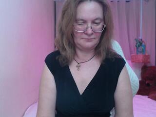 Holly Cums webcam model stream image