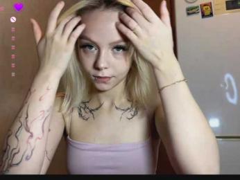 Vikamoon webcam model stream image
