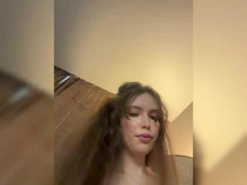 YourLadyyy webcam model stream image