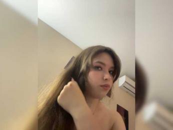 YourLadyyy webcam model stream image