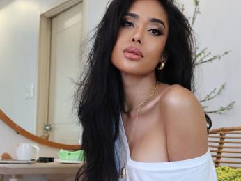 QuinnIvy webcam model stream image