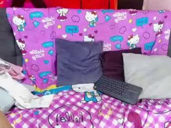 lulu_petite_ webcam model stream image