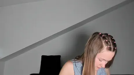 laurasommer webcam model stream image