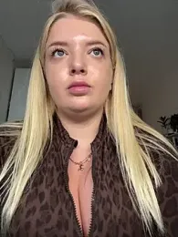 OdriOlsens webcam stripchat model stream image