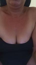 Charmed330 webcam model stream image