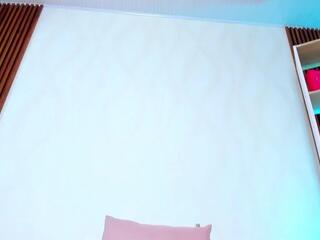Aleja Mooree webcam model stream image