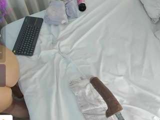 angie-roses webcam model stream image