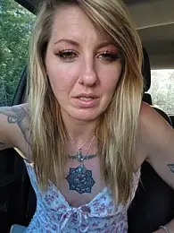 SheIsSomething webcam model stream image