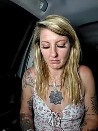 SheIsSomething webcam model stream image