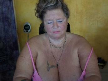 lady-vamp webcam model stream image