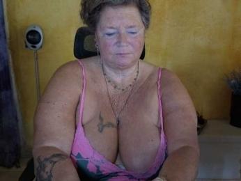 lady-vamp webcam model stream image