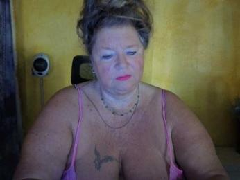 lady-vamp webcam model stream image
