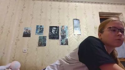 AzaleeKanz webcam model stream image