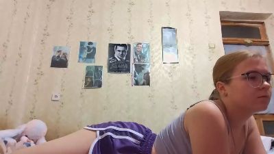 AzaleeKanz webcam model stream image