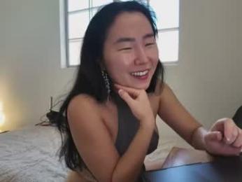 yourlovelykgirlfriend webcam model stream image
