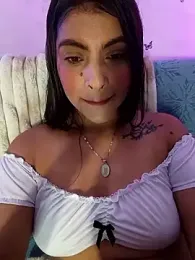 Fox_Roxxan webcam model stream image
