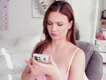 lili_and_niki webcam model stream image