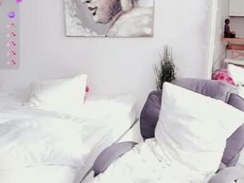 lili_and_niki webcam model stream image