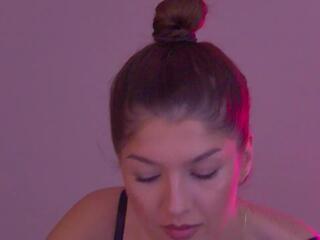 Ova Parlow webcam model stream image