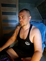 Foxyshaved webcam model stream image