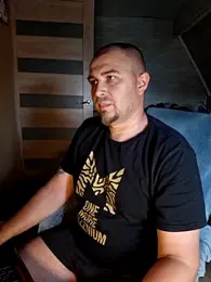 Foxyshaved webcam model stream image