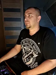 Foxyshaved webcam model stream image