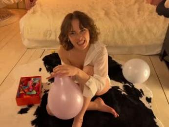 uwunikaa webcam model stream image