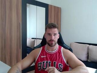 Darius Giles webcam model stream image