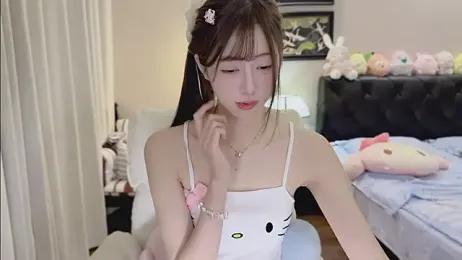 Evacute-top webcam stripchat model stream image