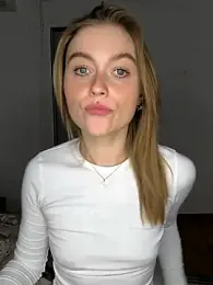 Goldi159 webcam model stream image