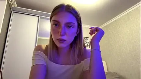 LatishaKrauel webcam model stream image