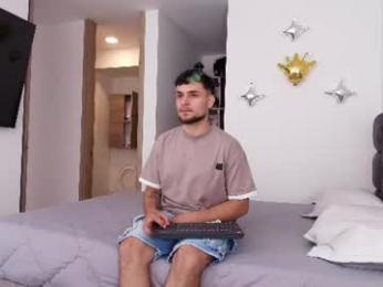 aron_santoro1 webcam model stream image